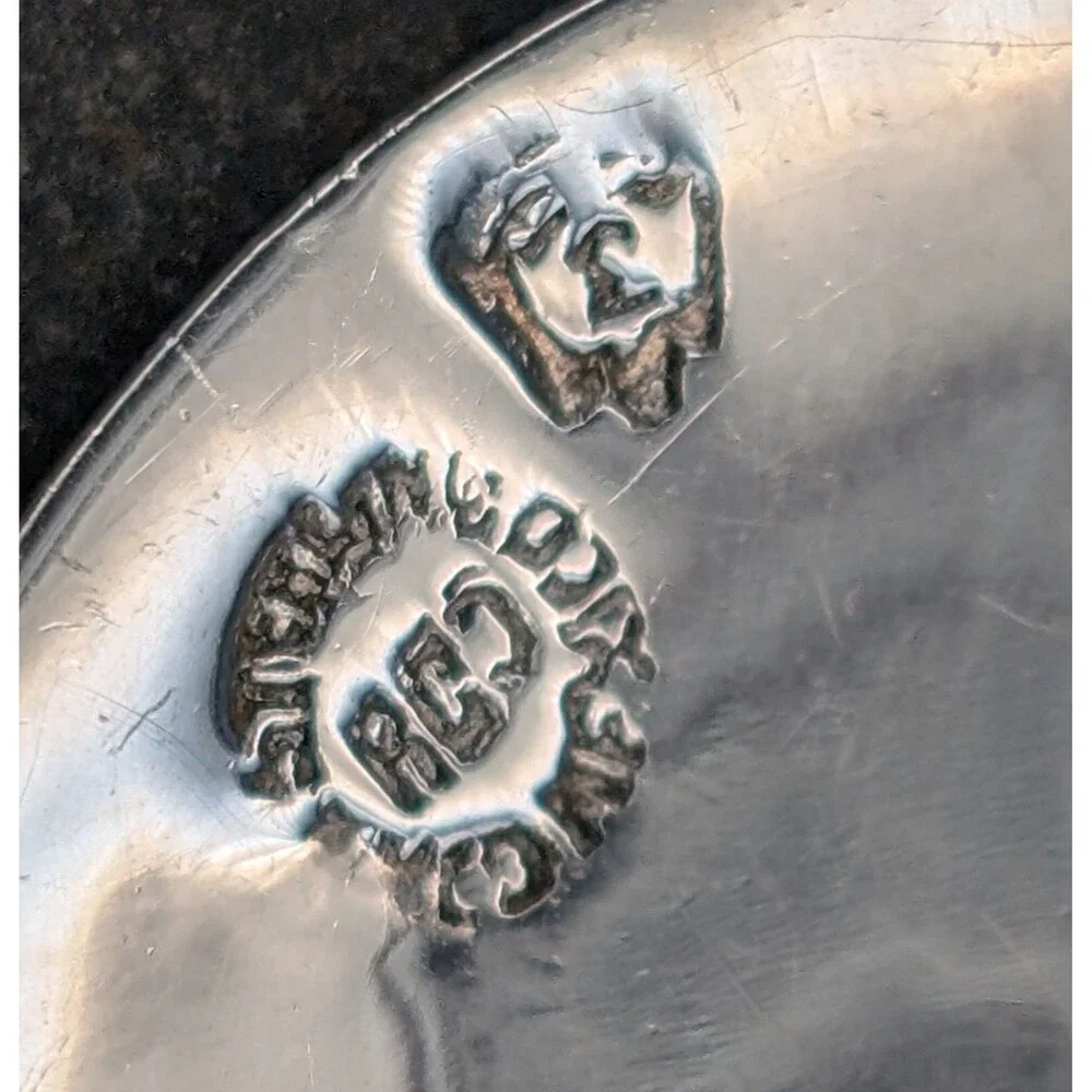 Mexican Sterling Abalone Inlay Brooch • Kneeling Woman Offering Bowl • 17g Taxco - Picture 2 of 4